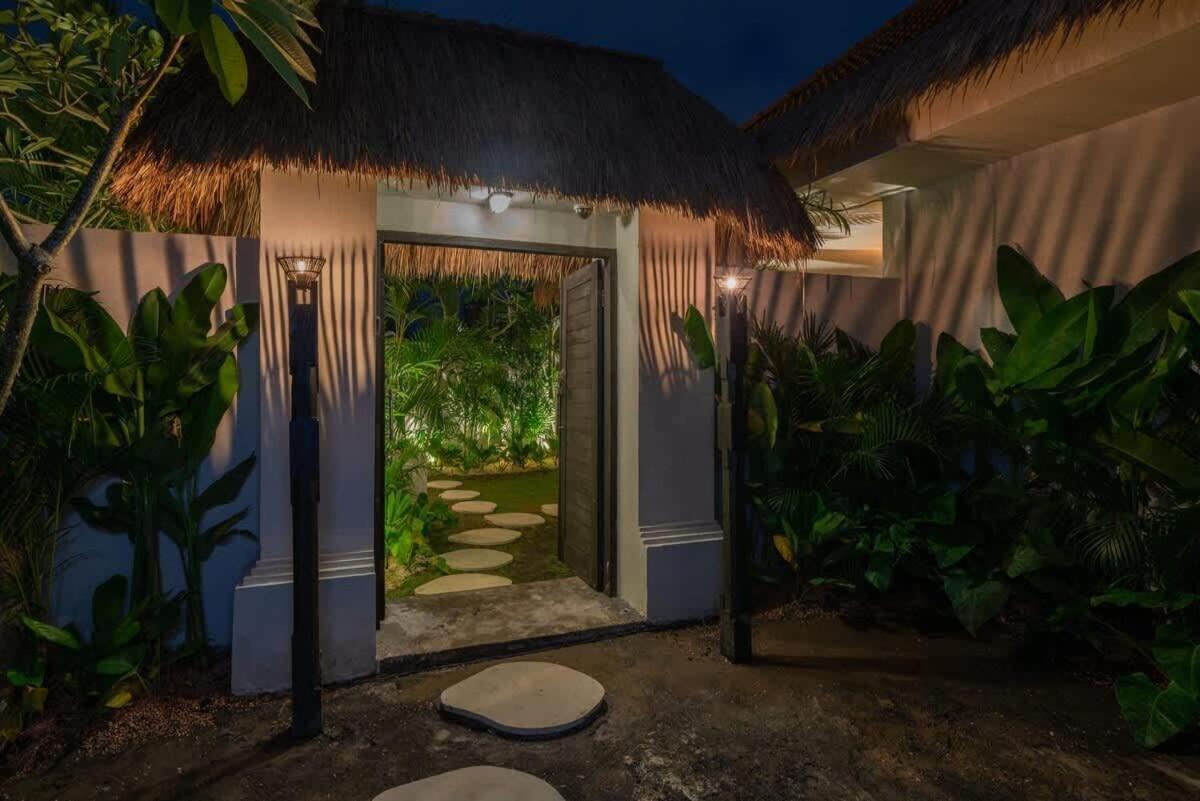 The Jungle - Luxurious & Tropical Concept - 3Br - Central Canggu エクステリア 写真