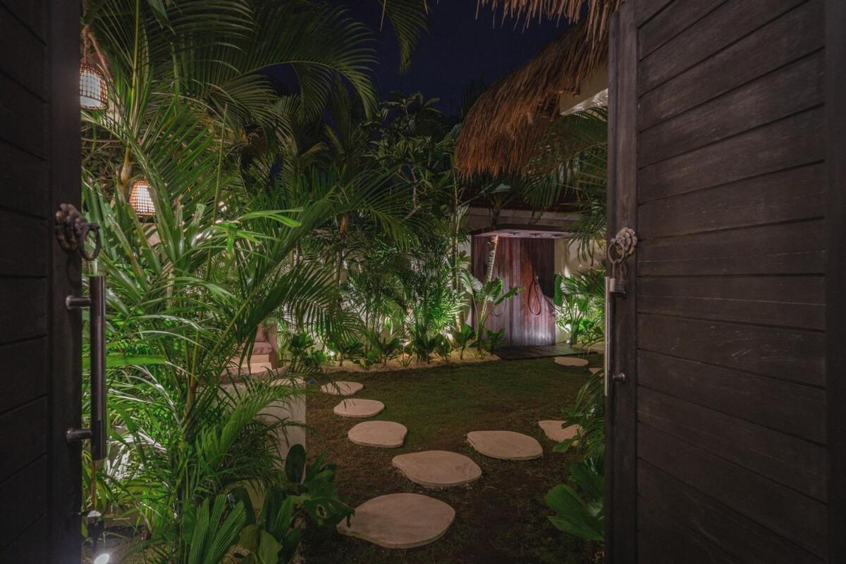 The Jungle - Luxurious & Tropical Concept - 3Br - Central Canggu エクステリア 写真